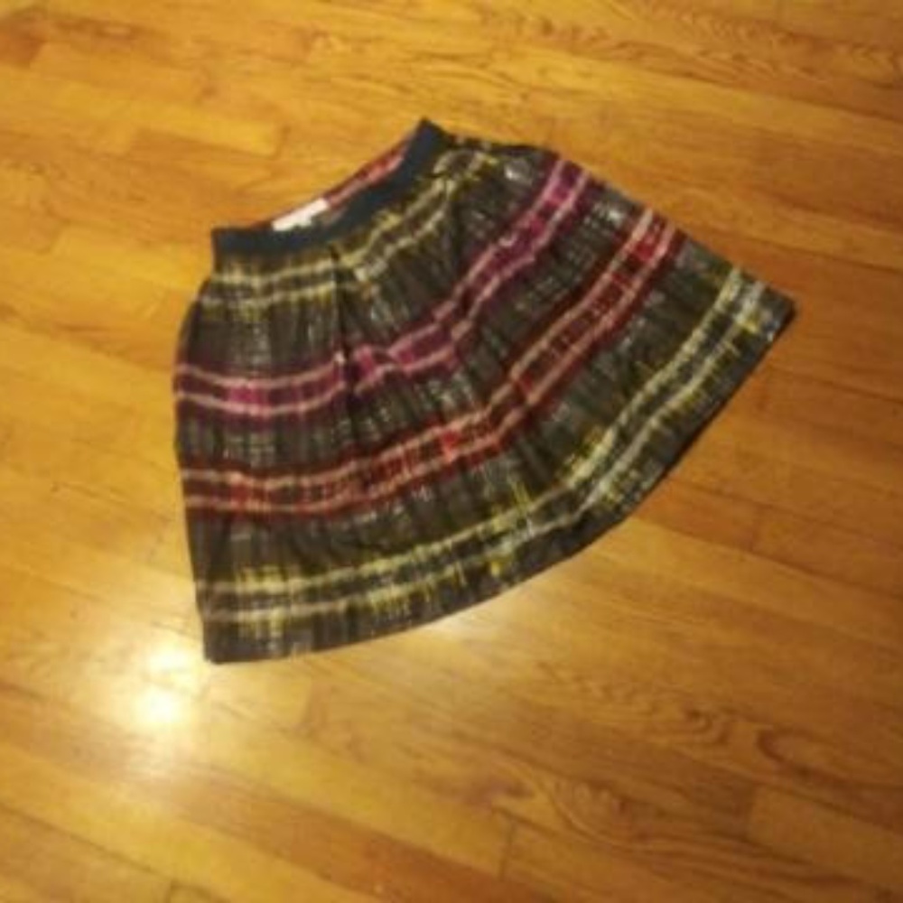 plaid skirk with muti colors   Size 4 Trina Turk